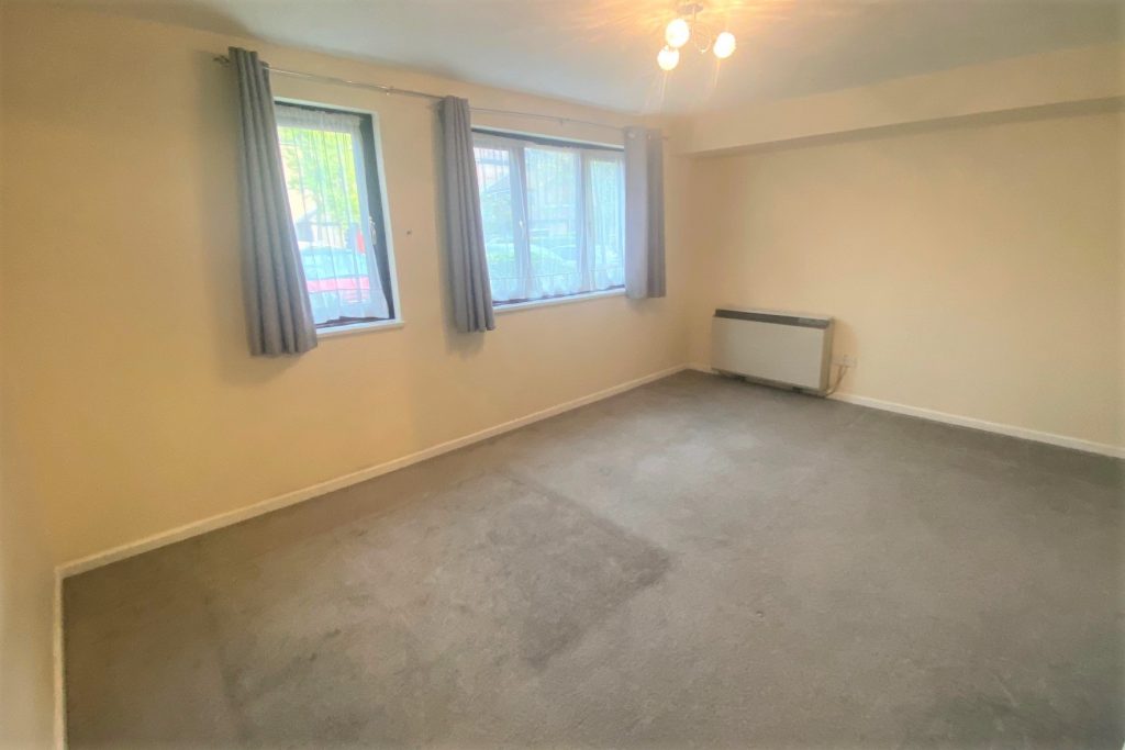 Studio Apartment in Horley • Knights Estate Agents