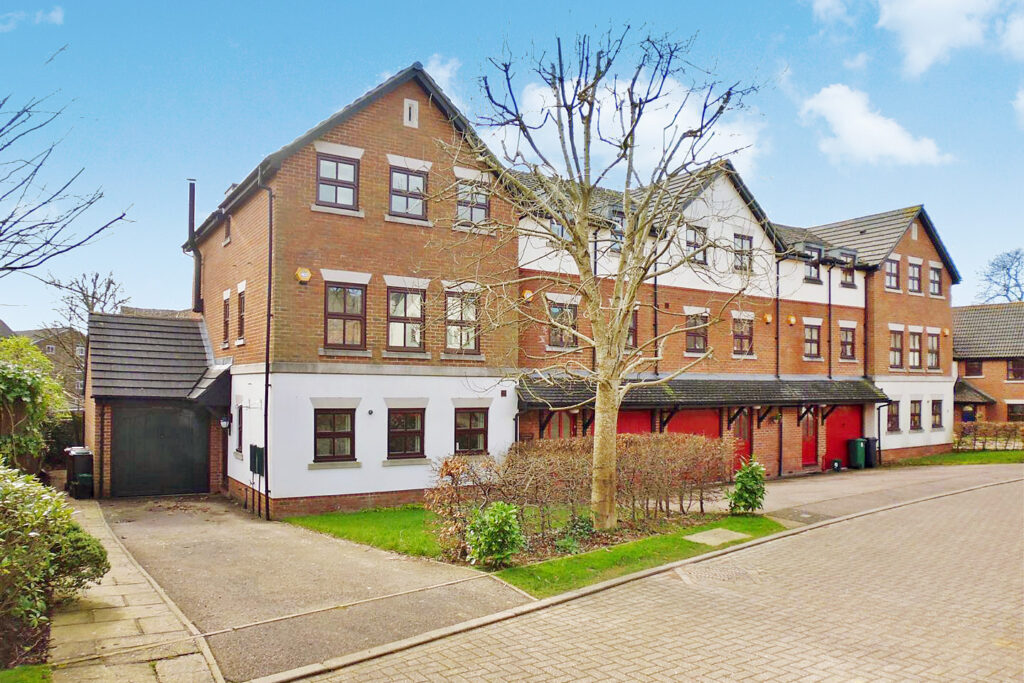 Knights Estate Agents • Lettings Specialists, Surrey & Sussex
