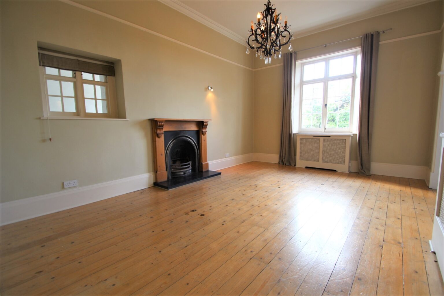 Three Bedroom Grade II Listed SemiDetached Property in Salfords