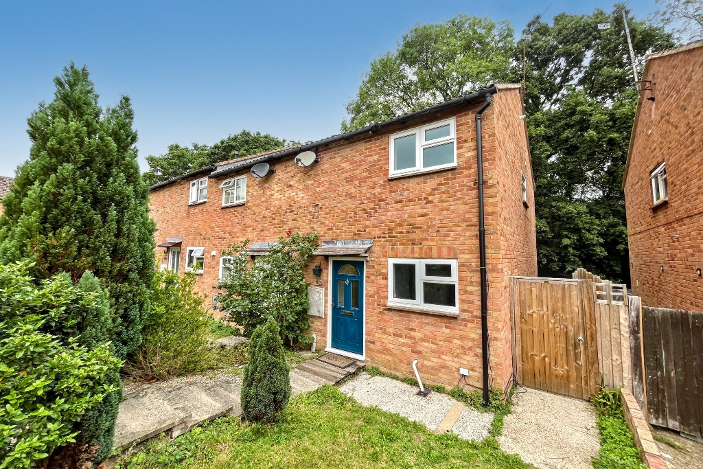 Two Bedroom House in East Grinstead