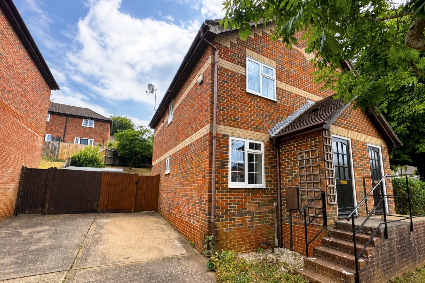 Two Bedroom House in Bletchingley
